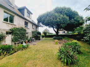 Villa les mouettes, au bord de la mer.